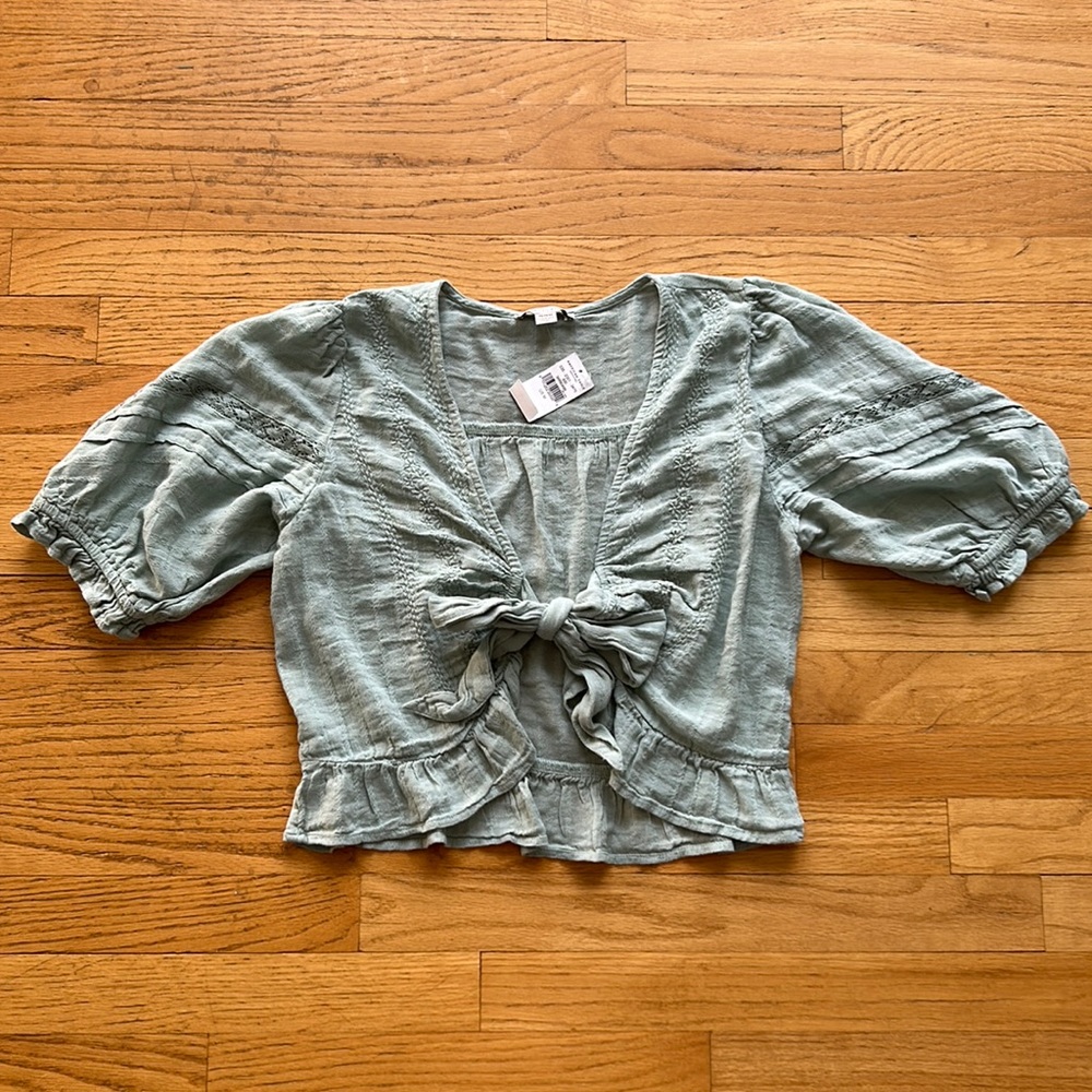 American Eagle Babydoll Front Tie Blouse